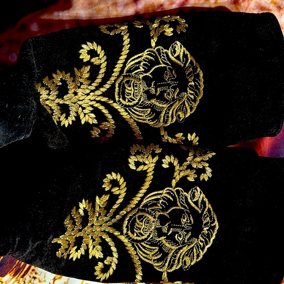 Electa vintage Swede leather boots with gold embroidered lions Sz 6.5 - Picture 7 of 10